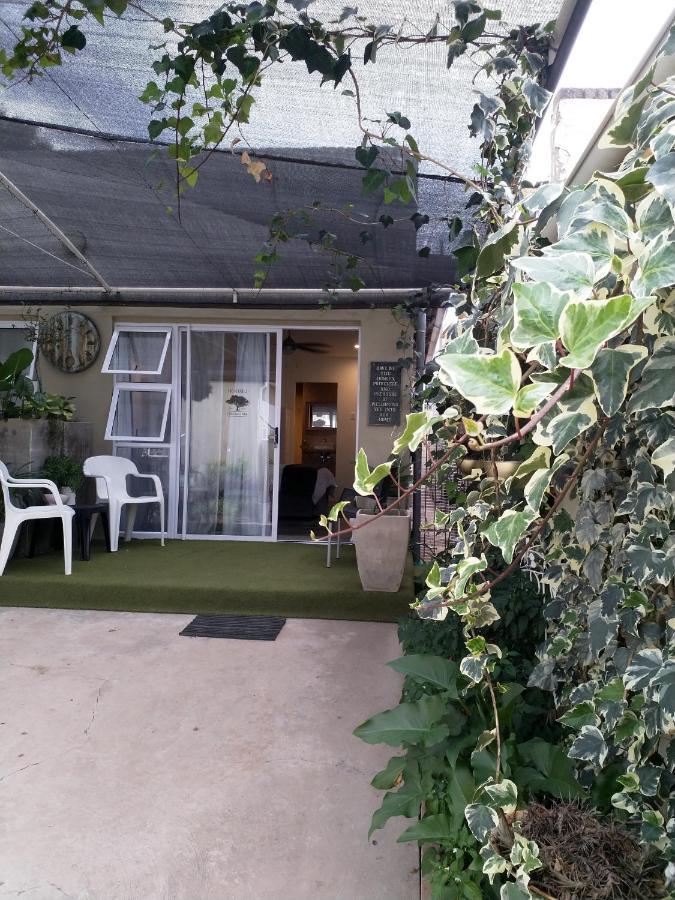 The Oak Treehouse Bnb Queenstown Extérieur photo